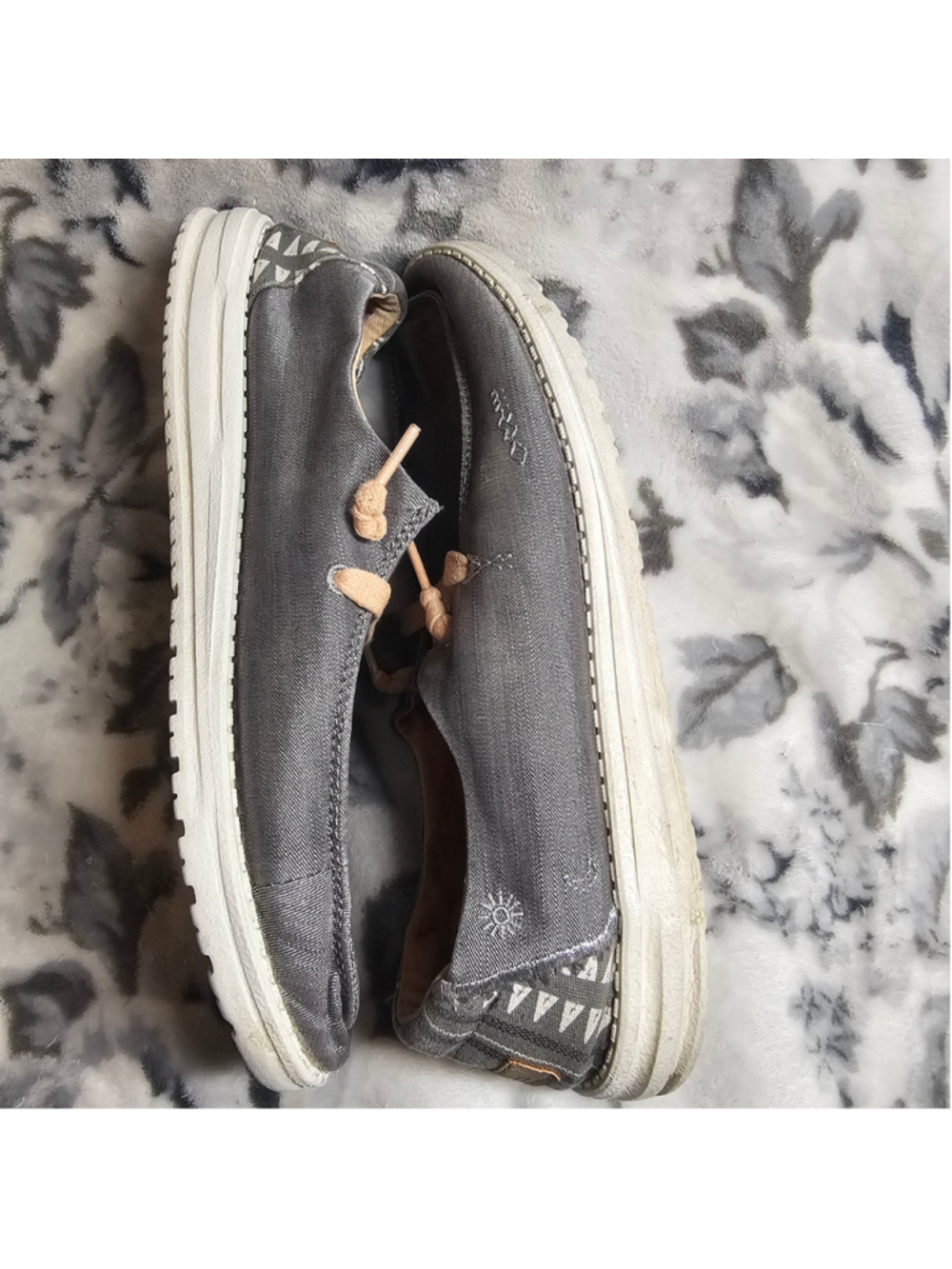 Hey Dude Wendy Gray Canvas Boho Slip On Loafers Size 10